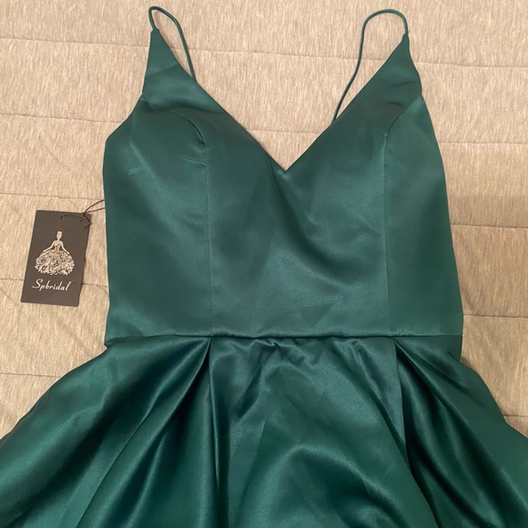 Grad/formal emerald green dress from Spbridal. US 8 but fits like US 6 - Picture 3 of 3